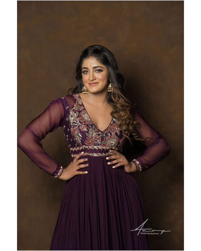 Staggering Poses Of Dimple Hayathi